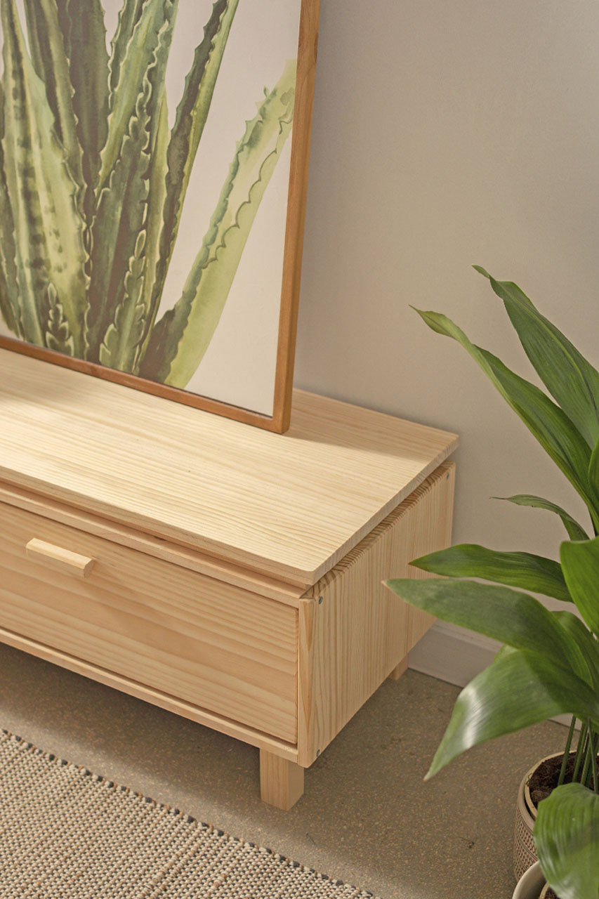 Imagen de ambiente 2 para:Aparador de madera de pino con cajones 